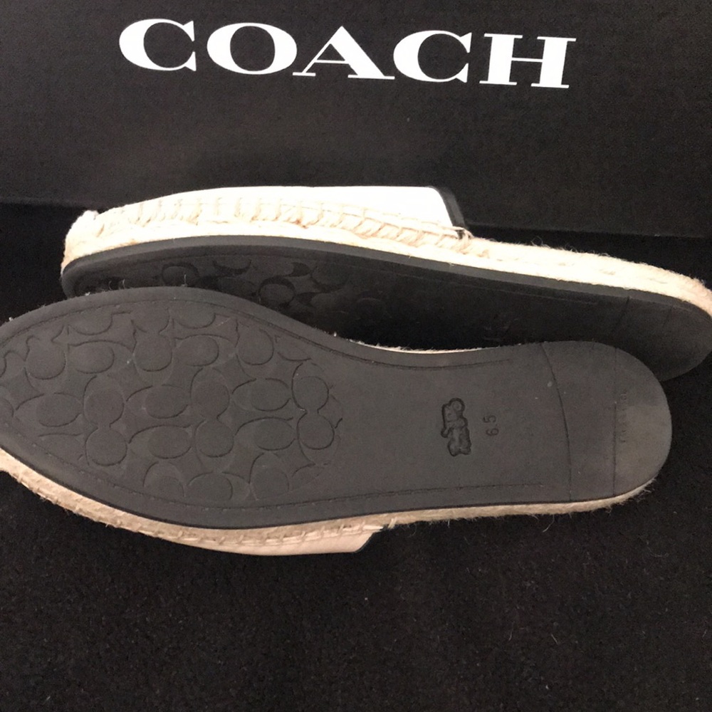 Coach - Picture 4 of 4